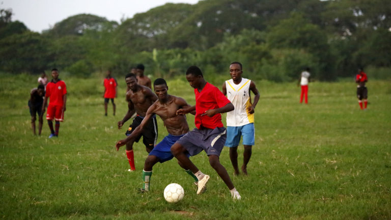 Кращі футболісти Африки: Адебайор, Есьєн, Діуф і… терорист?