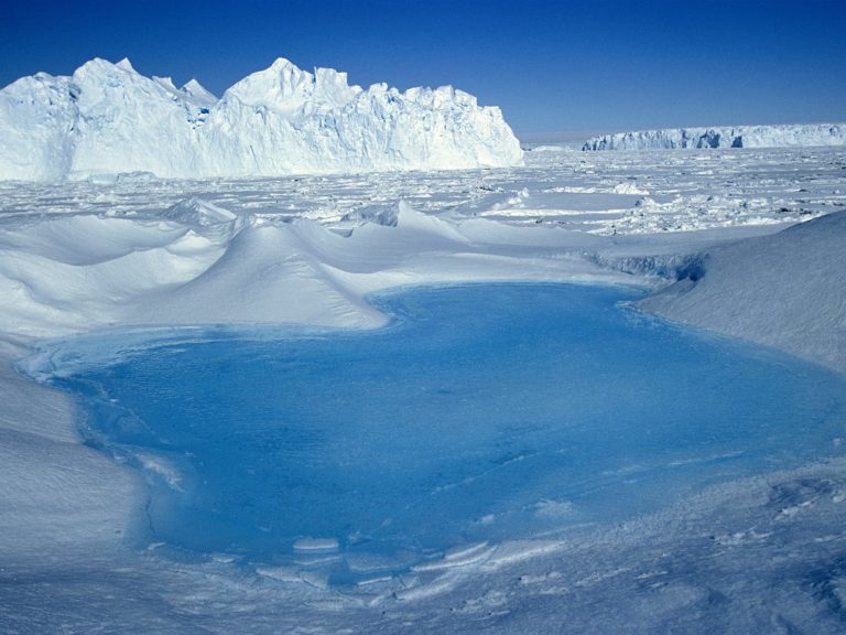 Під льодами Антарктики виявили доісторичне озеро розпеченої магми