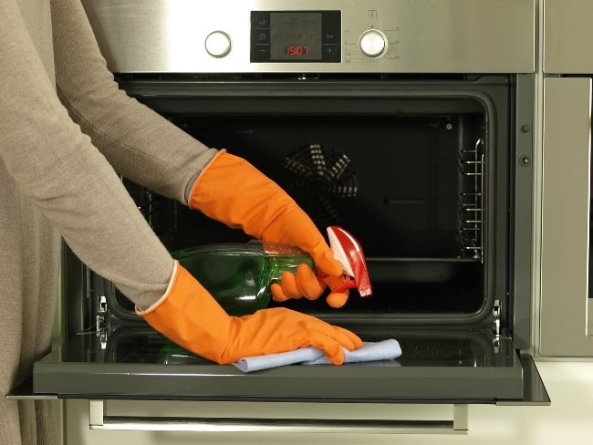 Як почистити духовку вдома