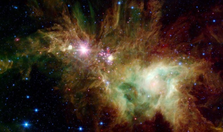 Астрономи показали «космічну різдвяну ялинку»