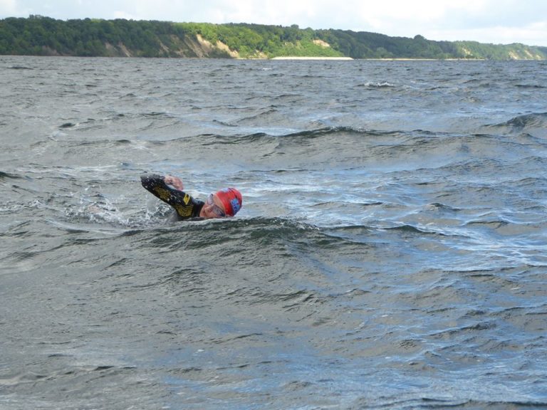 Карась переплив Балтійське море і встановив рекорд (ФОТО, ВІДЕО)