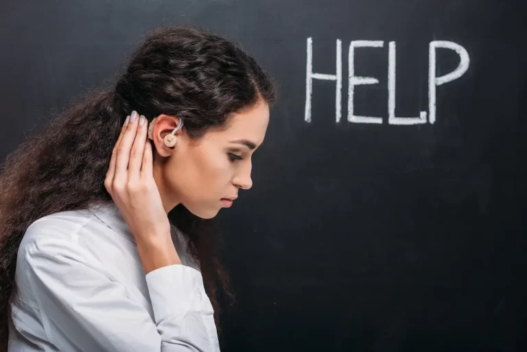 як слухові імпланти повертають можливість чути