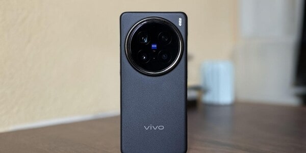 Vivo X200 Pro: новий стандарт мобільної фотографії з вражаючою автономністю та продуктивністю. Досліджуйте, як Vivo X200 Pro перевертає уявлення про преміум-смартфони.