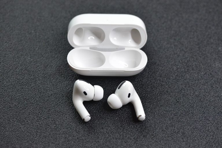 Apple AirPods Pro 310