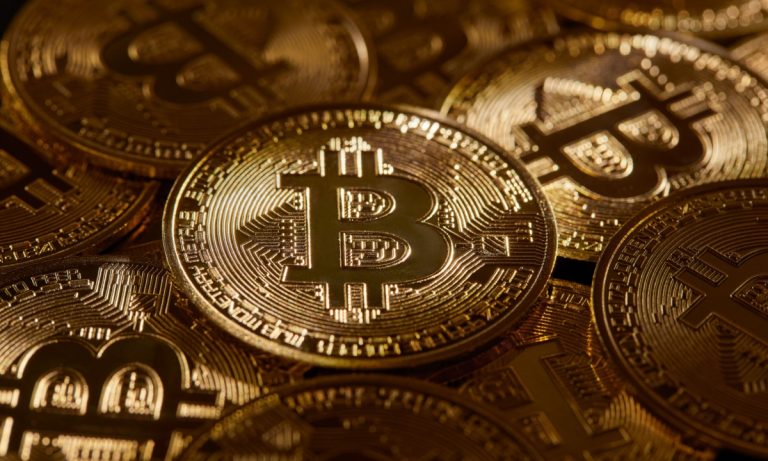 Bitcoin перевищує позначку 100 тисяч доларів на фоні нової торгової угоди