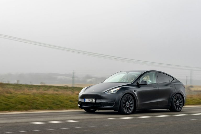 Tesla Model Y 456