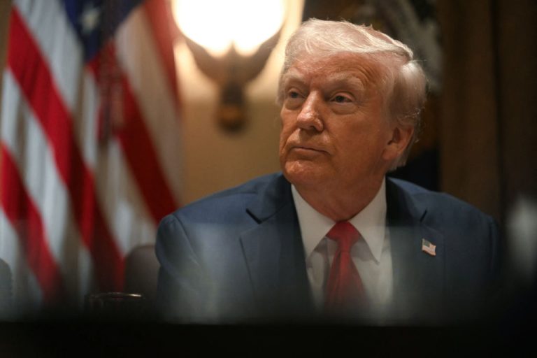 Трамп тарифи на смартфони 456