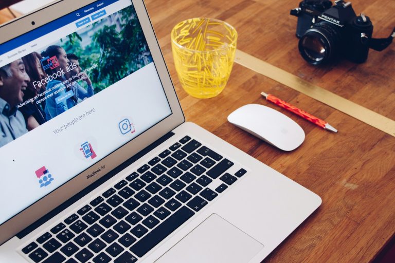 Групи Facebook заблоковані 874