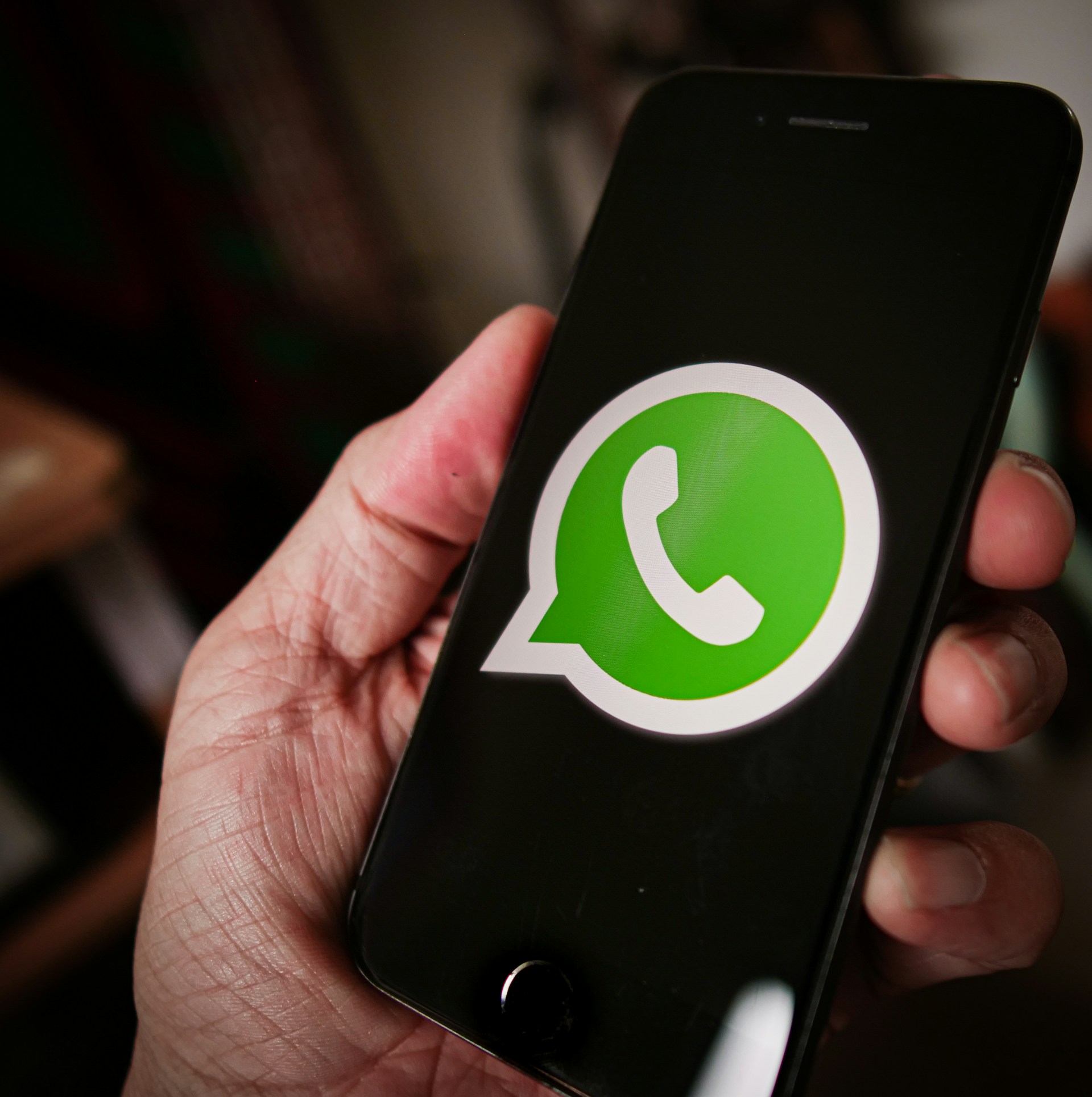 Палата забороняє WhatsApp 356