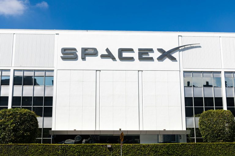 SpaceX мовчить 456