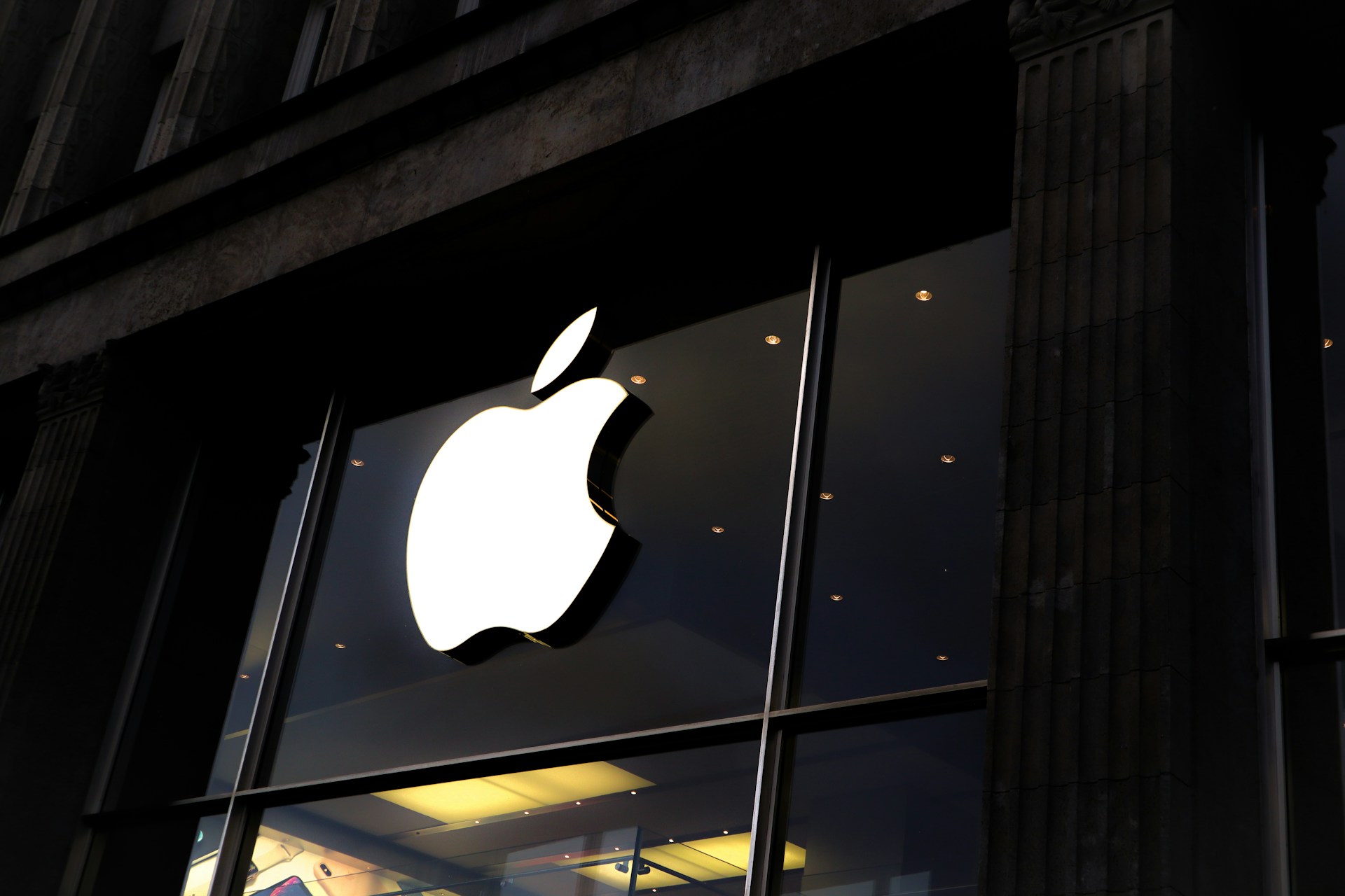 Apple судиться з Jon Prosser 456