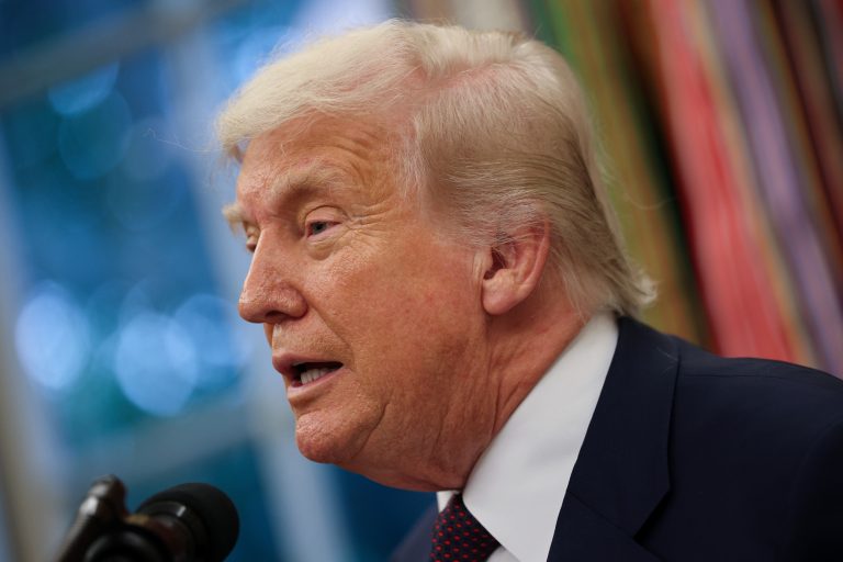Трамп вимагає змін 457