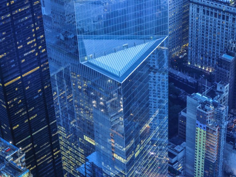 Фінансові установи впроваджують 456