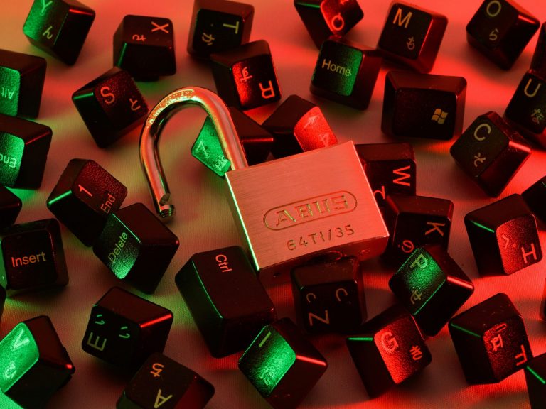 Реєстри стали жертвами 456