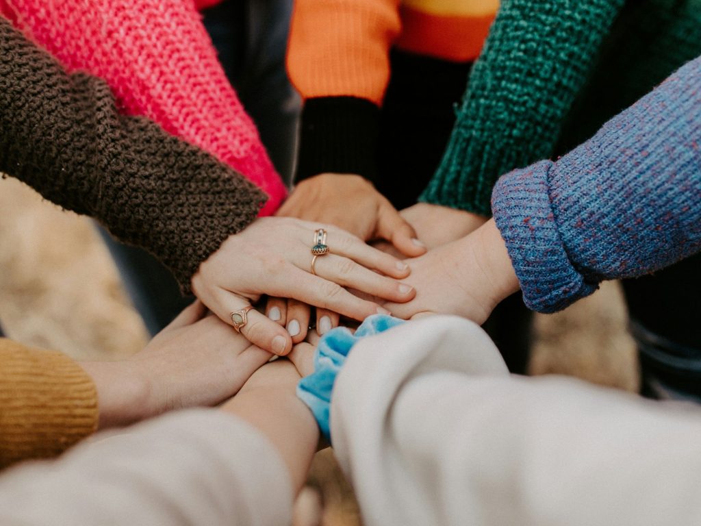 Провідні компанії підтримують 456