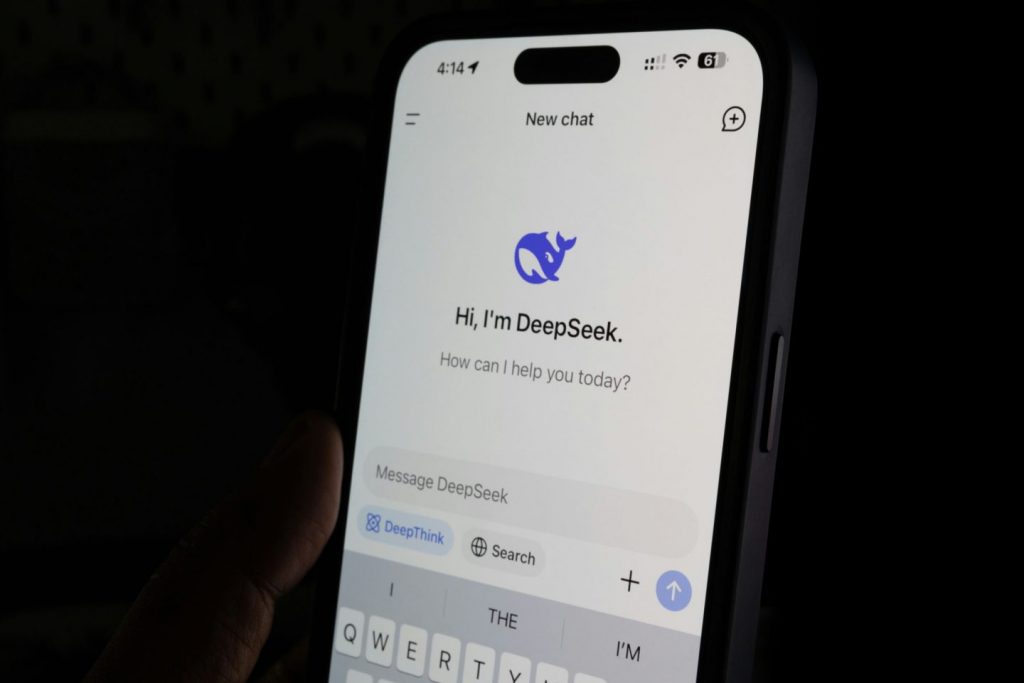 Alibaba та DeepSeek 452